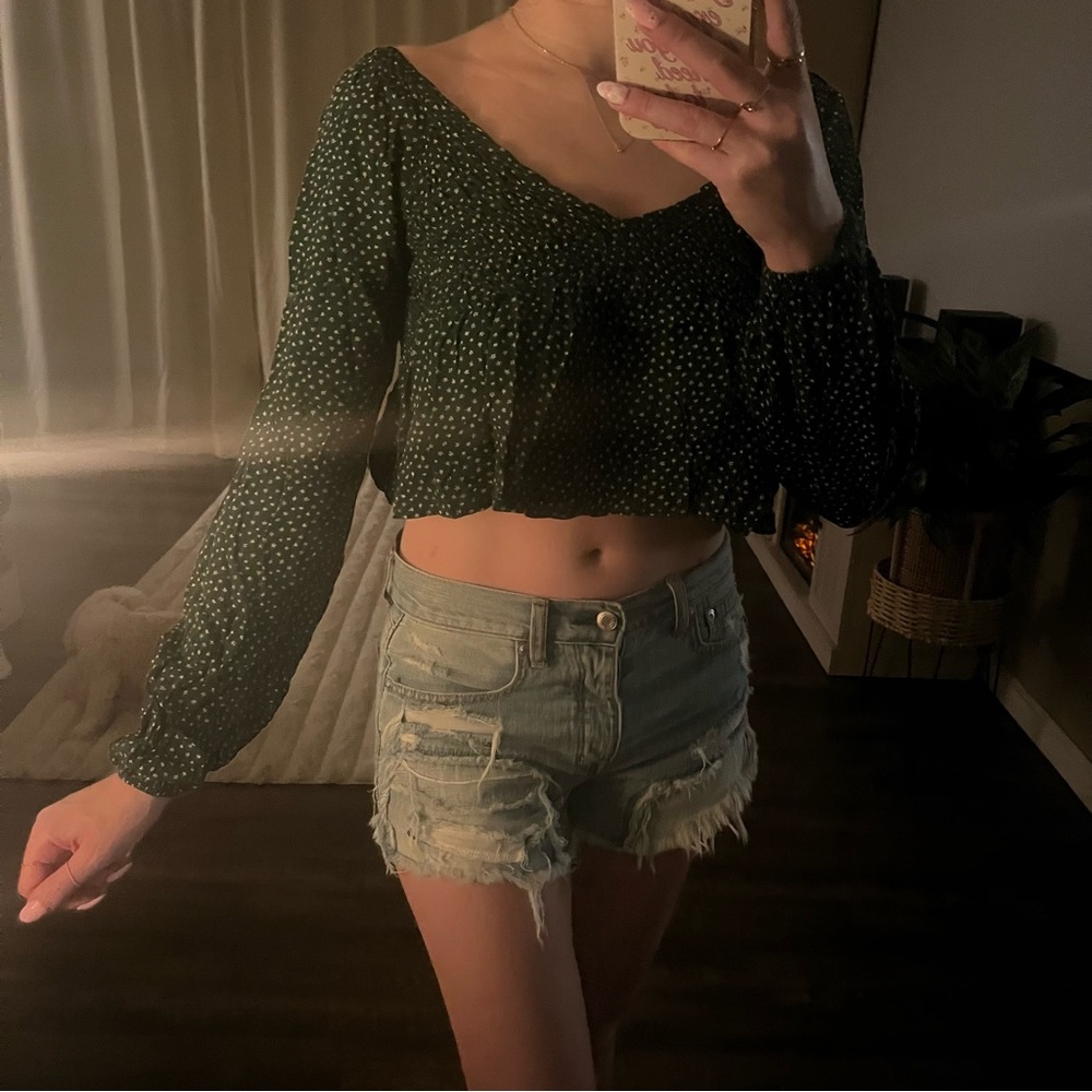Pacsun Green Floral Long Sleeve Crop Top
